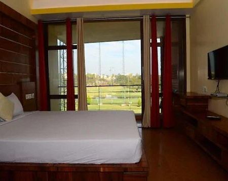 Mak Hotel Bangalore Bagian luar foto