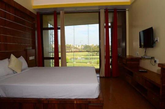Mak Hotel Bangalore Bagian luar foto